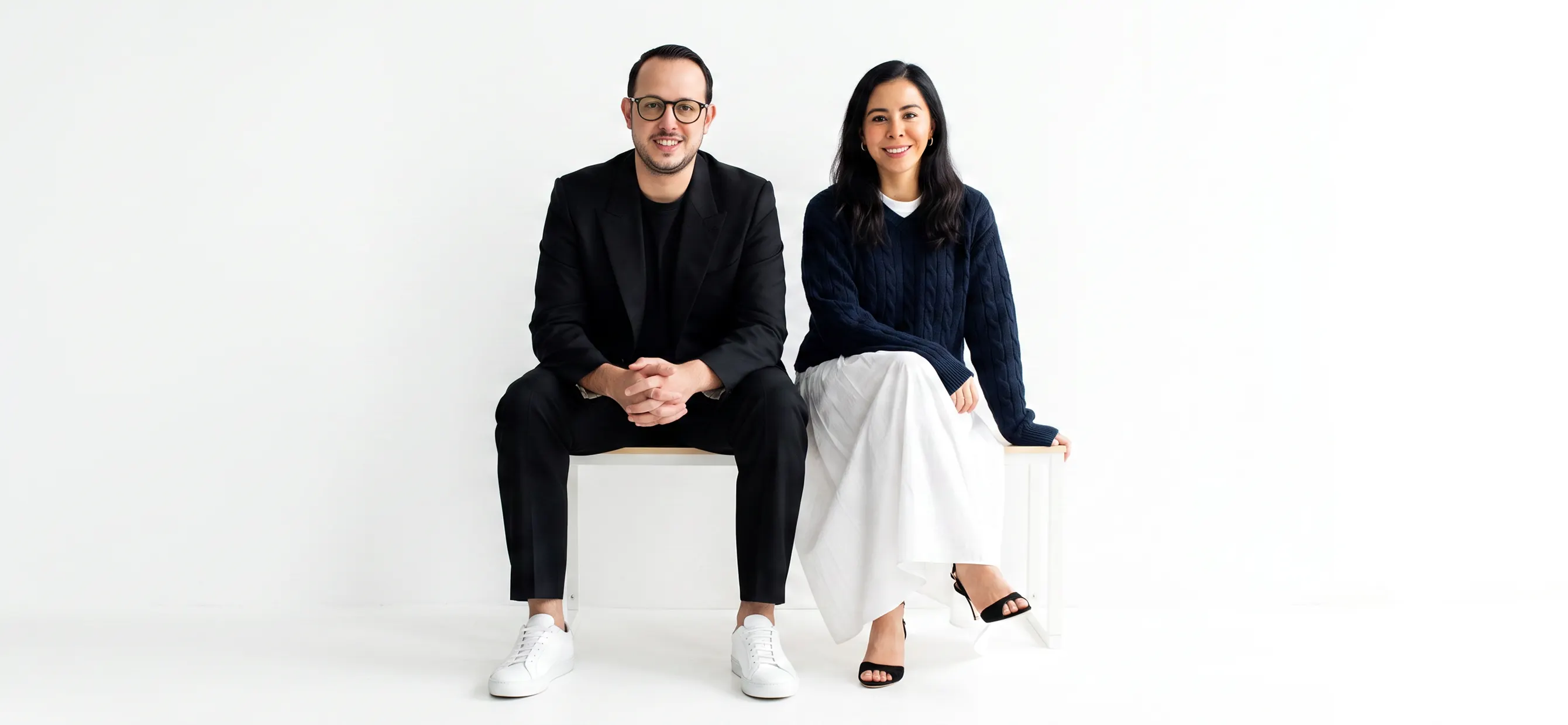 TODO: alt para la imagen de fundadores (brief §3 item 8: imagen de fundadores/pareja)